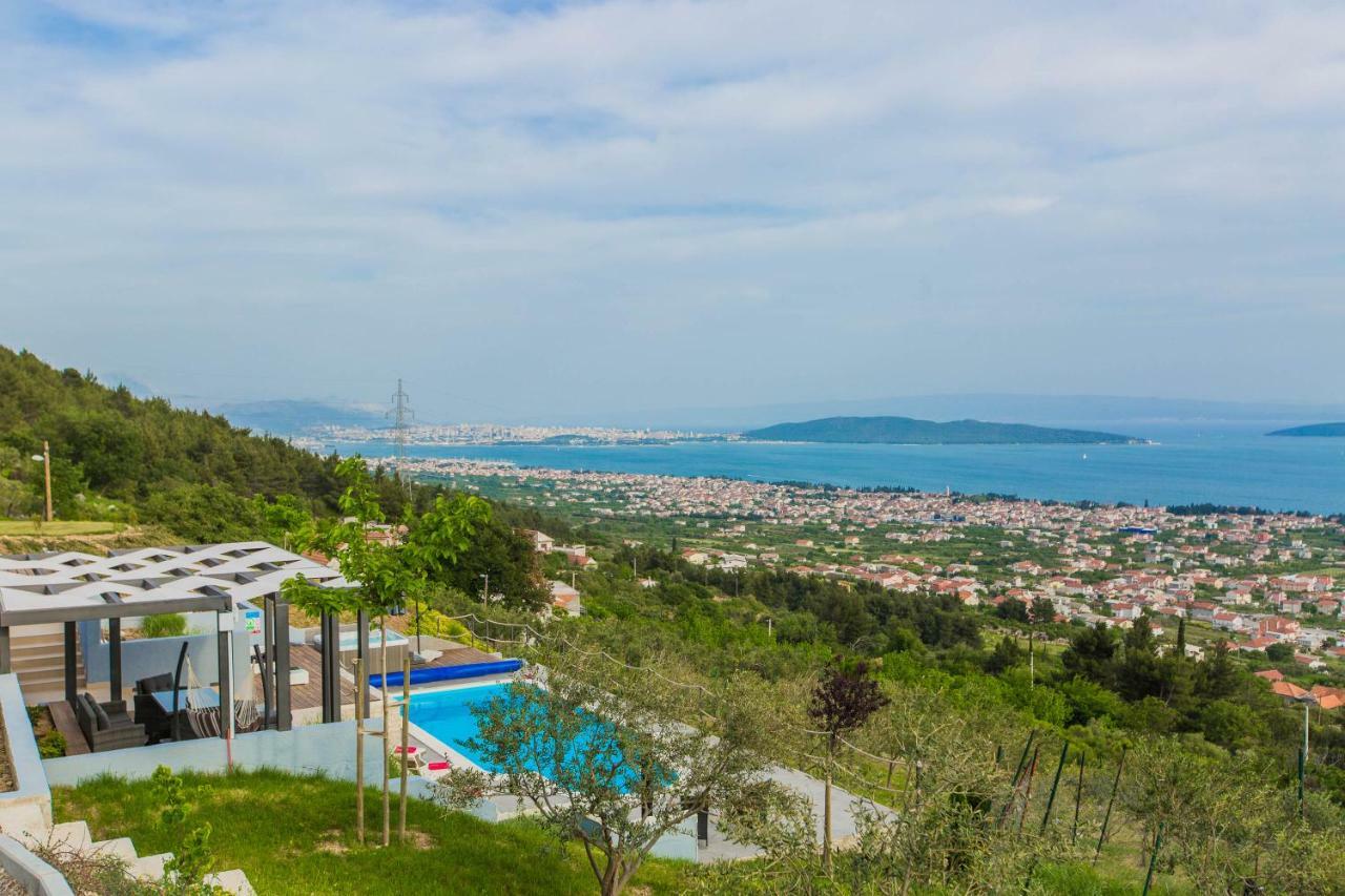 Villa Blue Hill Каштела Екстер'єр фото