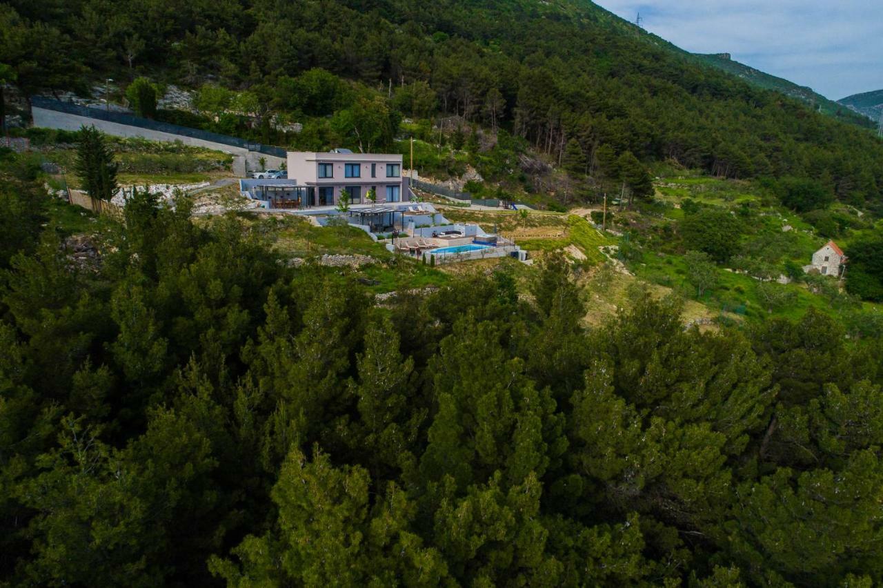 Villa Blue Hill Каштела Екстер'єр фото